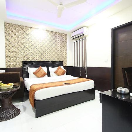 Hotel Hill Palace -Near Karol Bagh Metro Station Deli Exterior foto
