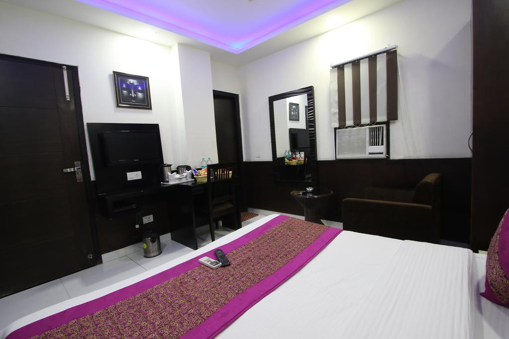 Hotel Hill Palace -Near Karol Bagh Metro Station Deli Exterior foto