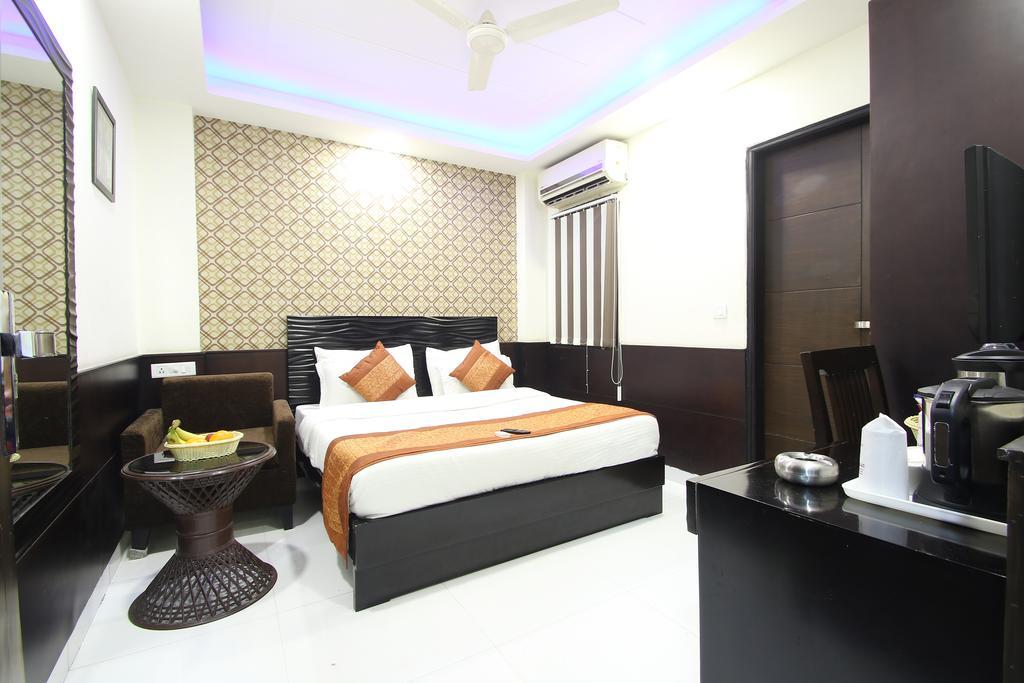 Hotel Hill Palace -Near Karol Bagh Metro Station Deli Exterior foto