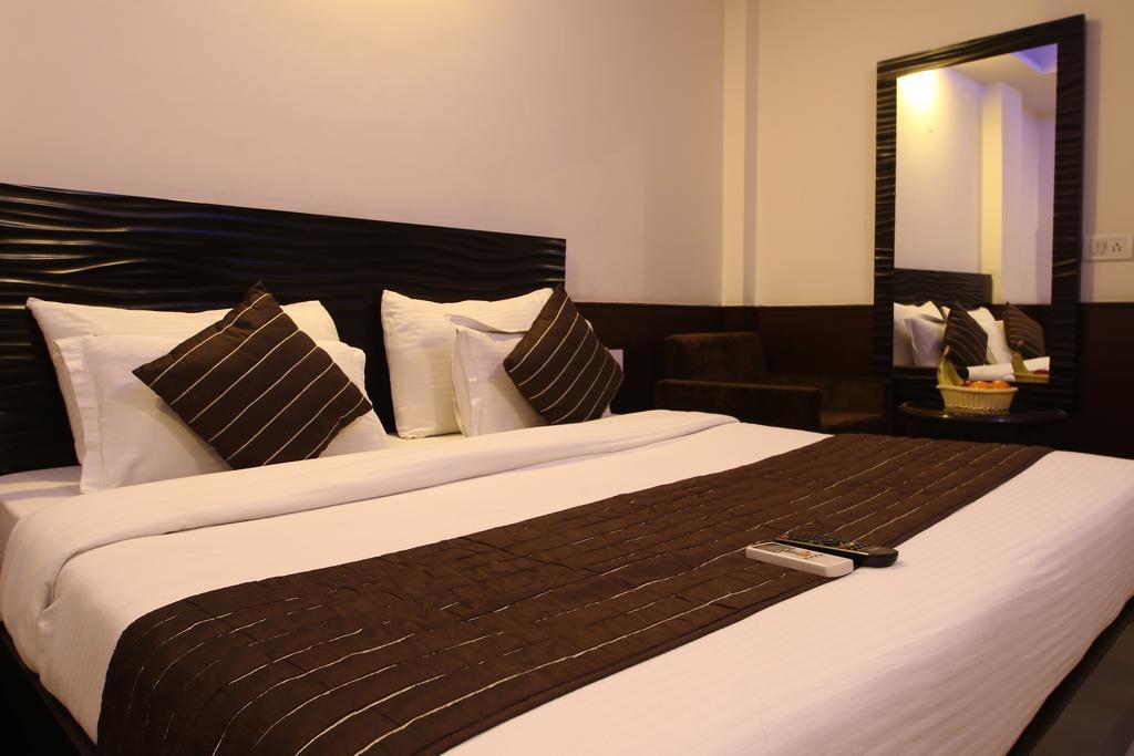 Hotel Hill Palace -Near Karol Bagh Metro Station Deli Exterior foto