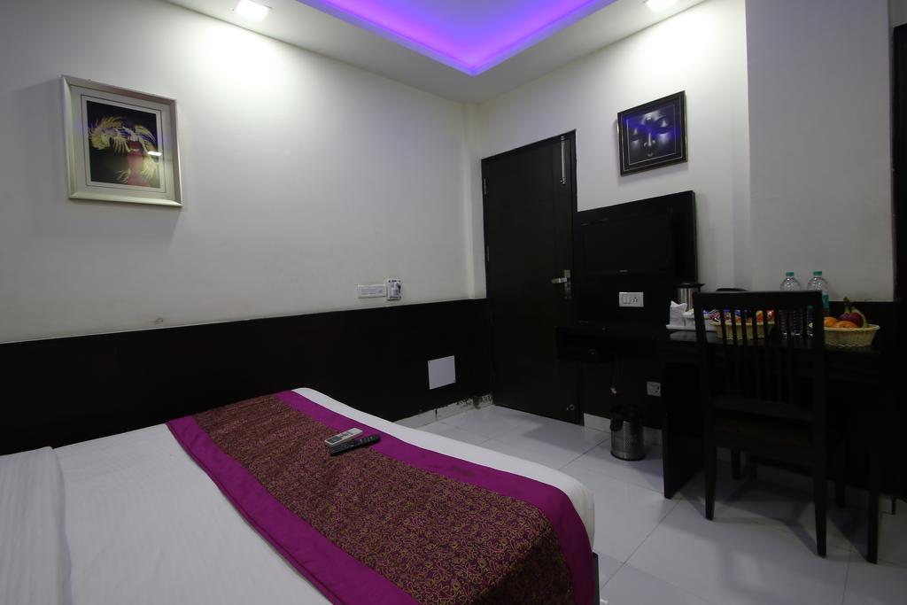 Hotel Hill Palace -Near Karol Bagh Metro Station Deli Exterior foto