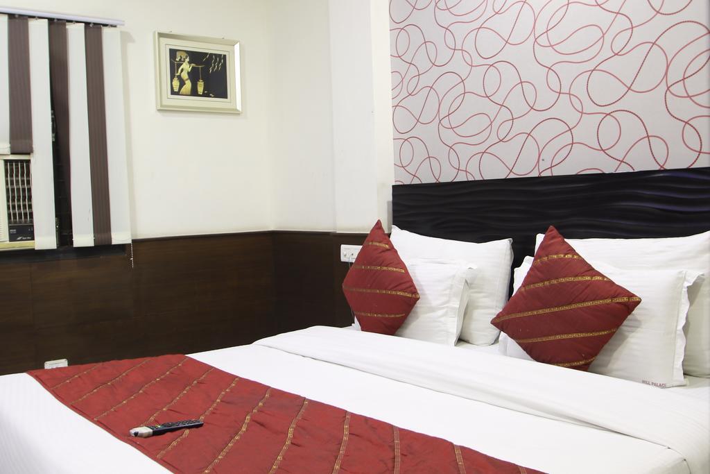 Hotel Hill Palace -Near Karol Bagh Metro Station Deli Exterior foto