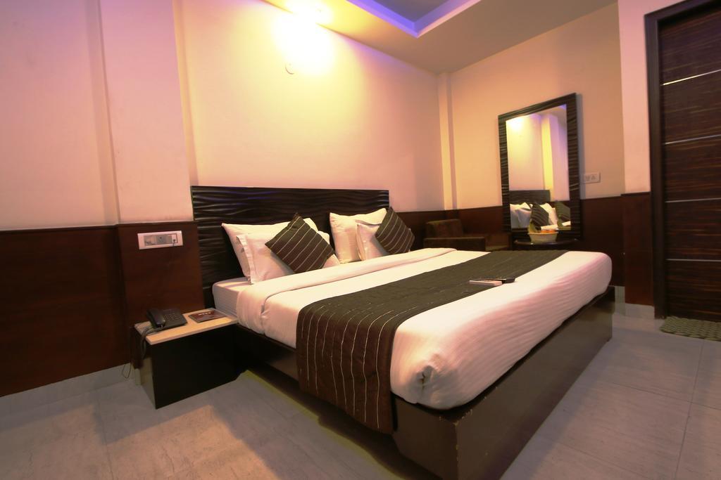 Hotel Hill Palace -Near Karol Bagh Metro Station Deli Exterior foto