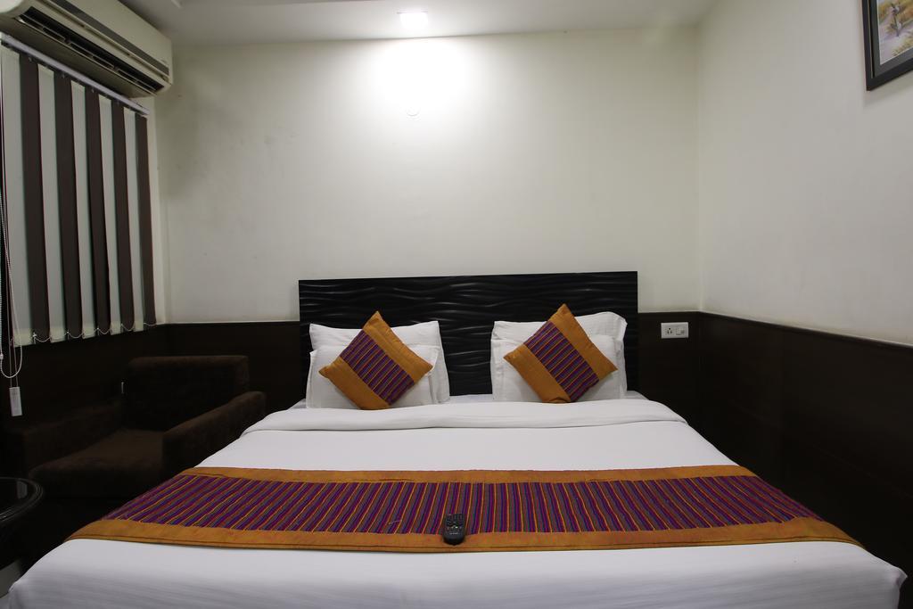 Hotel Hill Palace -Near Karol Bagh Metro Station Deli Exterior foto